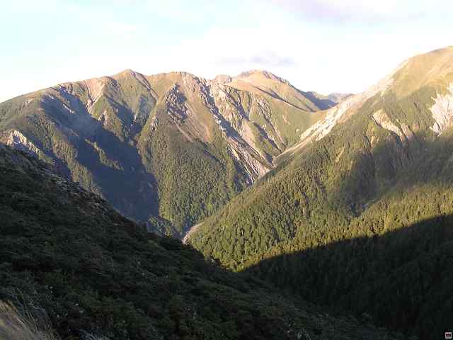 Ruahine - Sunrise Hut 034.jpg